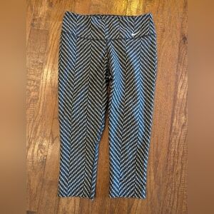 Nike Dri Fit Women's Black and Gray Checkered Leggings Size M